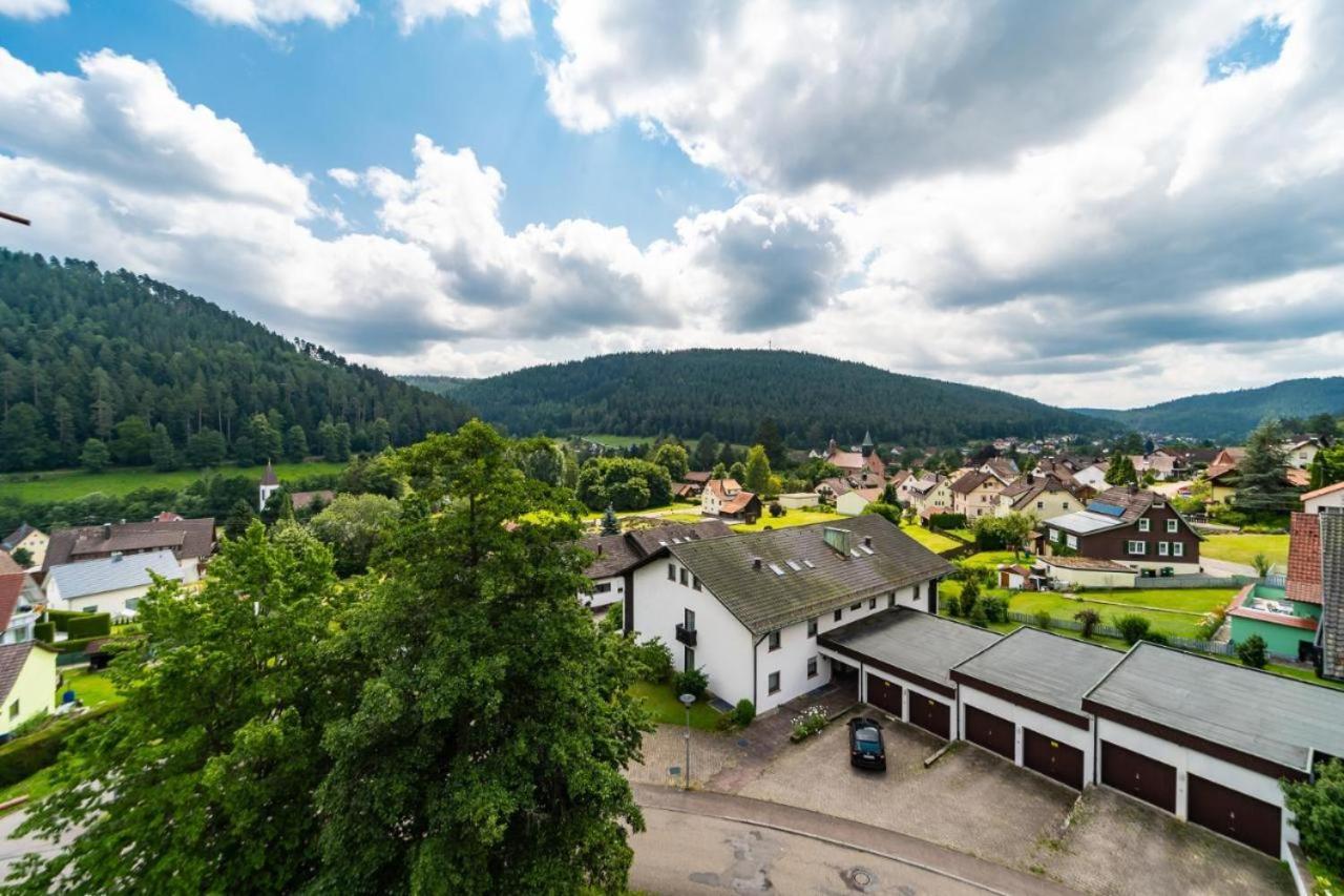 Schwarzwaldsuite Mit Panorama Waldblick Enzklösterle Kültér fotó